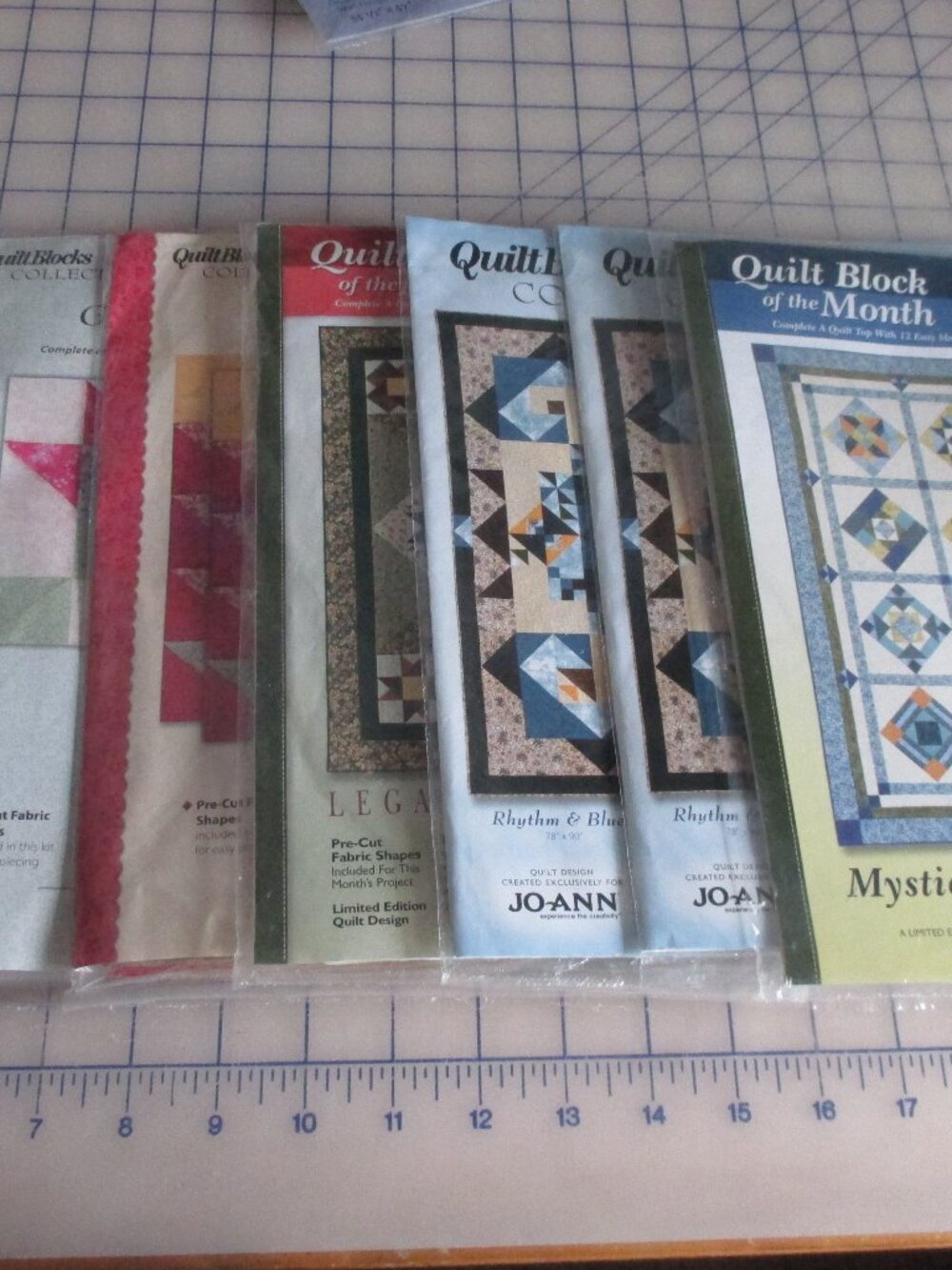 JOANN QUILT BLOCKS/8 MIXED/NEW